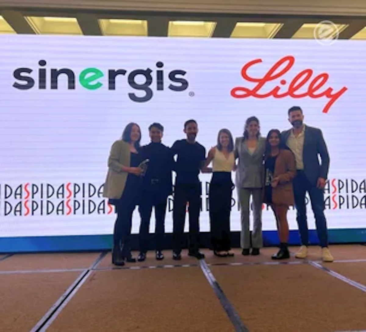 Equipo de Sinergis y Lilly durante los premios Aspid