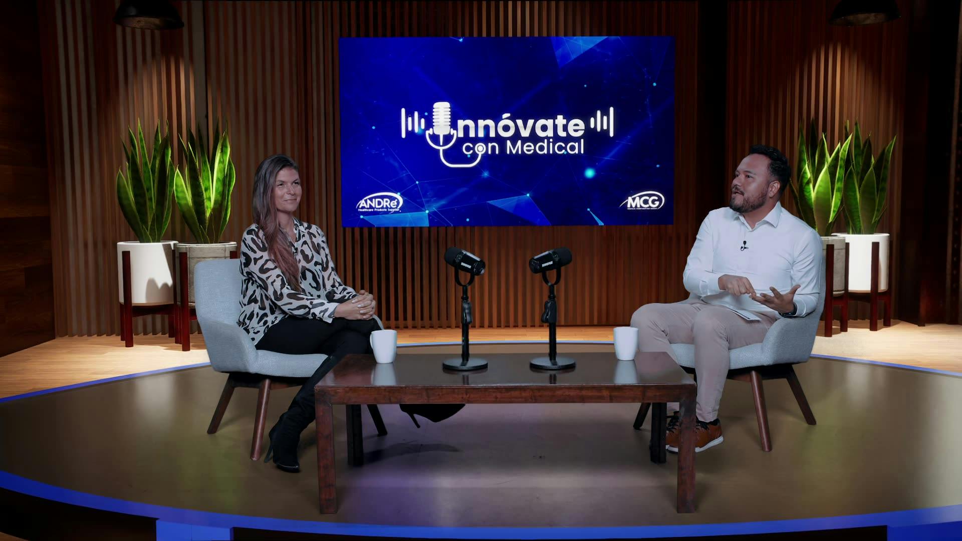 Evento médico con set inmersivo, producción virtual de alta calidad - Sinergis Agencia de Comunicación